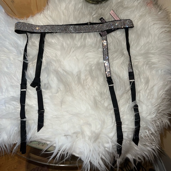 LAST PRICE🍒🤍 VICTORIA’S SECRET belt ✨ - Picture 2 of 4